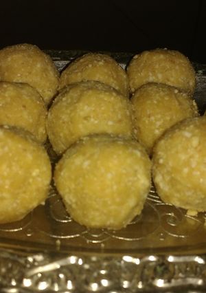 A picture of Peanut balls.