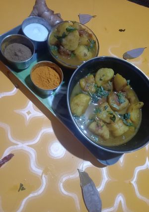 আলুর দম (aloor dum recipe in Bengali) রেসিপির প্রধান ছবি