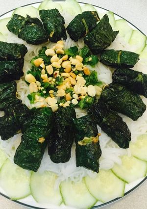 Hình của món Lươn cuốn lá lốt.