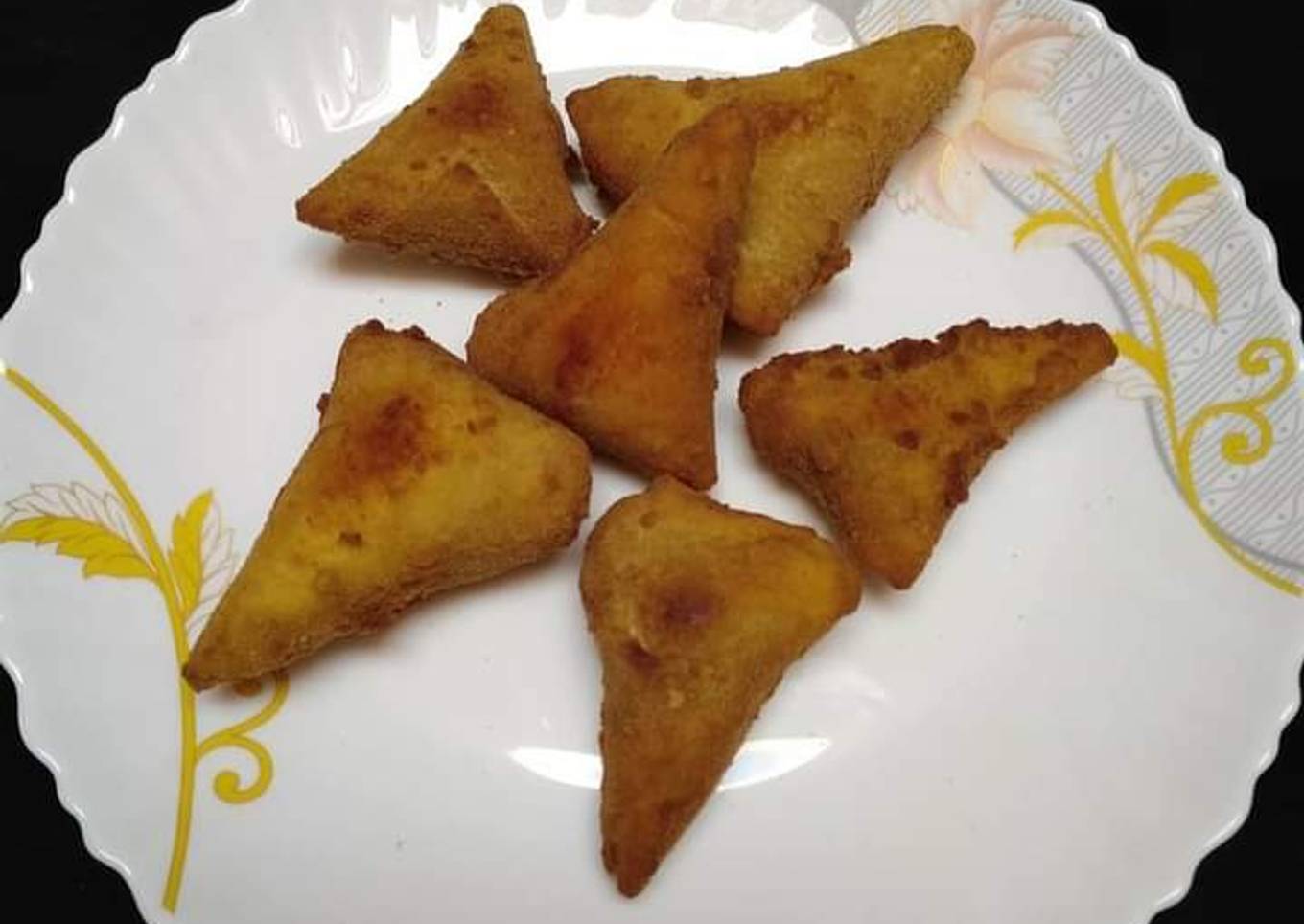 Bread cone samosa