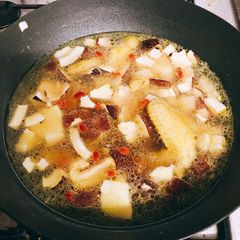 A picture of Coconut chicken pot.