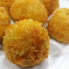 รูปของ Bitterballen kentang keju melted