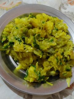 पत्तागोभी मटर की सब्जी (Patta gobhi matar ki sabzi recipe in hindi) रेसिपी मुख्य फोटो