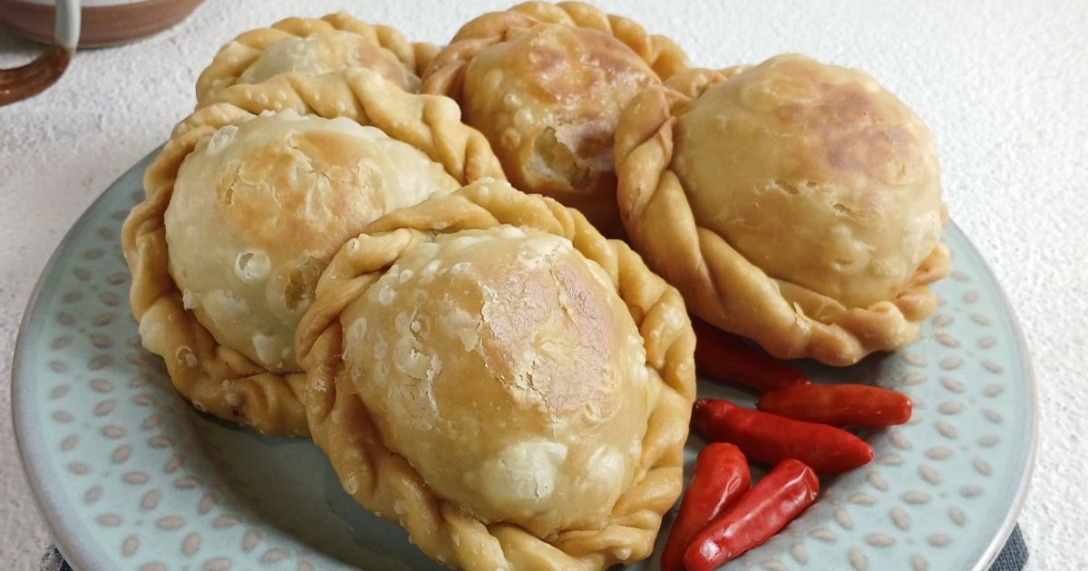 Pastel Isi Sayur Bihun dan Ayam