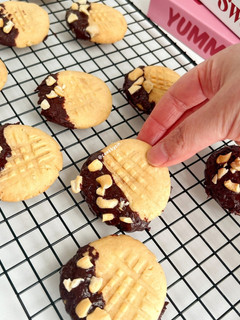 Foto resep Chocolate Peanut Butter Cookies