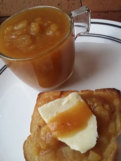 Una foto de Mermelada🍯 de pera🍐 y piña🍍 picante🌶!!!
