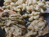 Pechuga de pollo con fideos