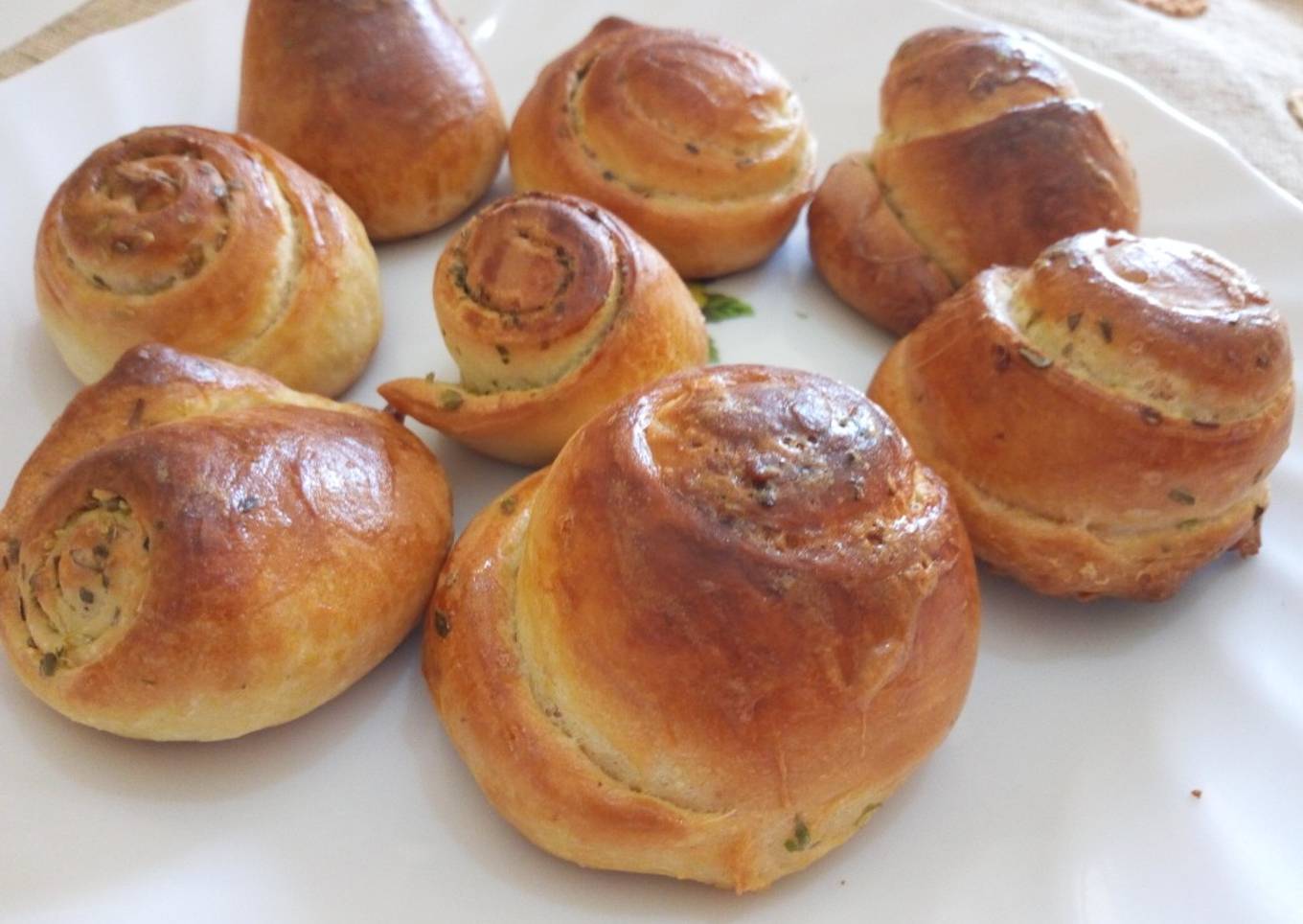 Italian Dinner Rolls with Herbs#RamadhanContest