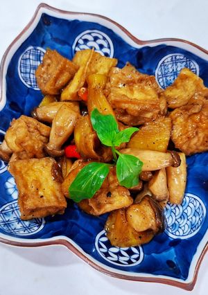 Hình của món Đậu hũ, nấm kho thơm.