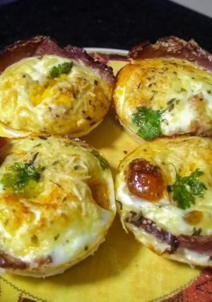 Foto de Ovo Assado Na "Cestinha" De Bacon