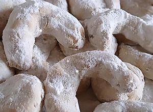 Una foto de Kourabiedes. Galletas Griegas de manteca