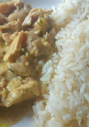 Una foto de Pollo a la mostaza en trozos