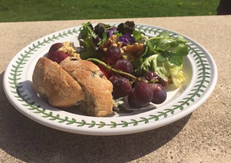 Walnut and flower salad