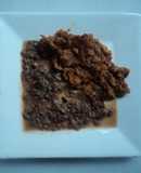 Revoltijo ranchero de chicharrón de cerdo y pollo desmenuzado a los tres chiles con pulque. México