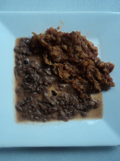 Una foto de Revoltijo ranchero de chicharrón de cerdo y pollo desmenuzado a los tres chiles con pulque. México