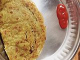 लसूण पातीचे आयते (Lasun Patiche Aayte Recipe In Marathi)