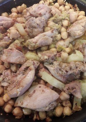 Foto principal de Garbanzos con pollo