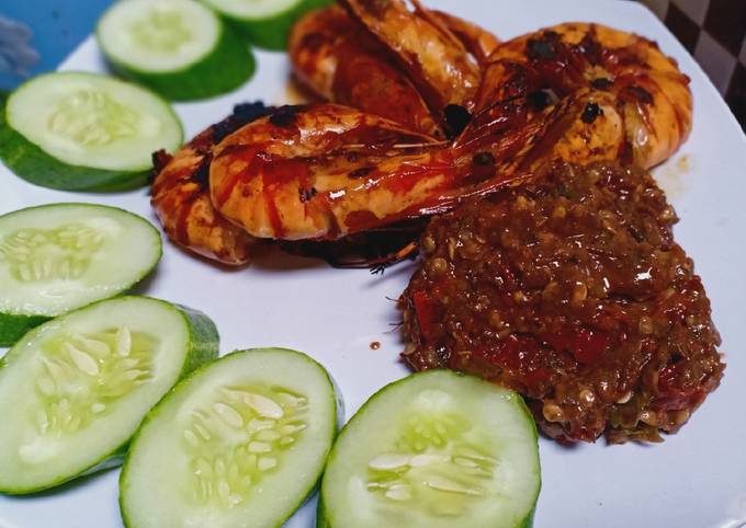 Udang bakar sambal terasi