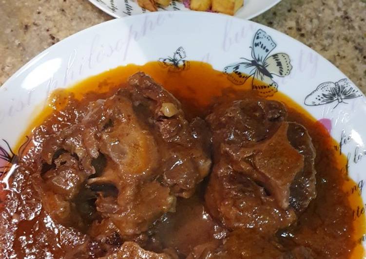 Rabo de toro en salsa