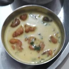 A picture of Pkode wali kadhi.