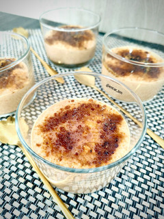 Una foto de Postre de anacardos y zanahoria con bebida de avena