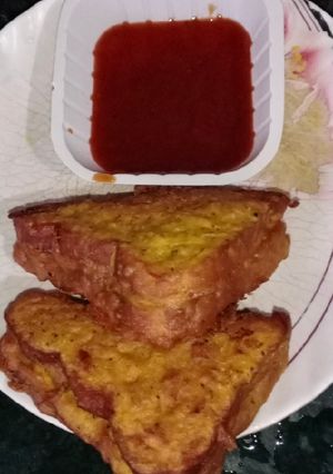 ब्रेड आलू पकौड़ा (bread aloo pakoda recipe in Hindi) रेसिपी मुख्य फोटो