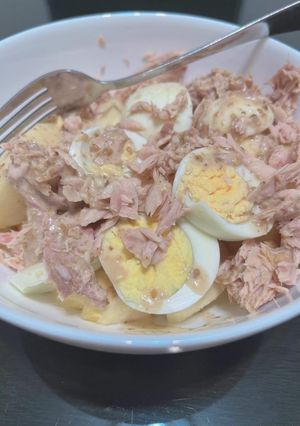A picture of Apple Tuna Egg Salad.