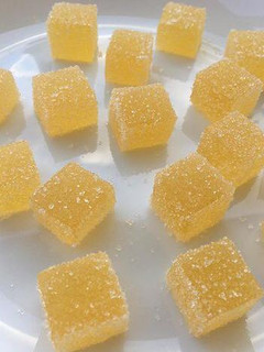 Una foto de Paté de fruits de maduixa/taronja/llimona 🍓🍋🍊