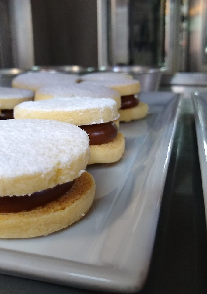 Una foto de Alfajor sable