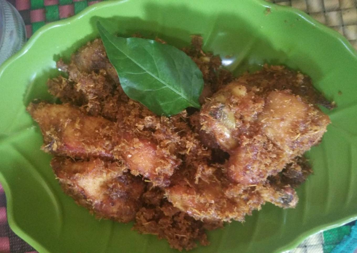 Ayam goreng lengkuas kremess
