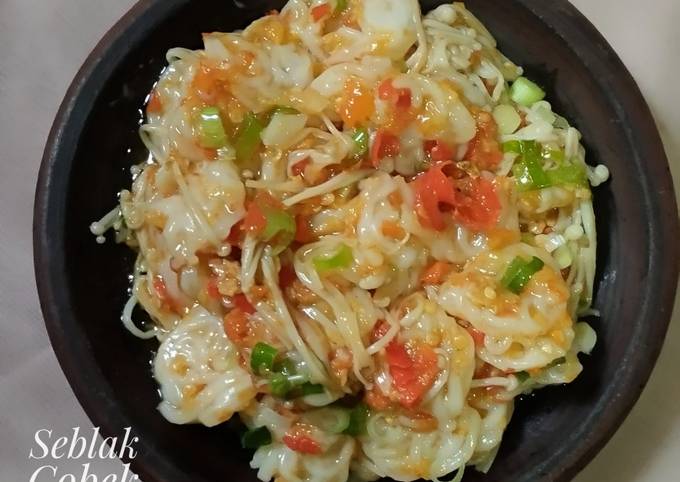 Resep Seblak Cobek Kerupuk Dan Jamur Enoki Oleh Bintu Tsaniyah Cookpad