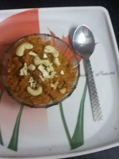 गाजर का हलवा (Gajar ka halwa recipe in hindi) रेसिपी मुख्य फोटो