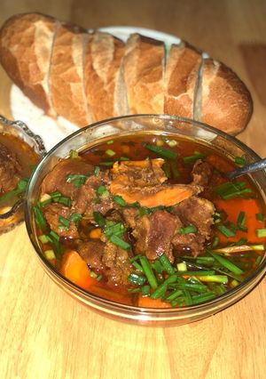 Hình của món Bò kho bánh mì.