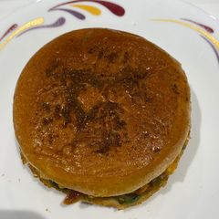 A picture of Paneer Maska (buttered) buns.