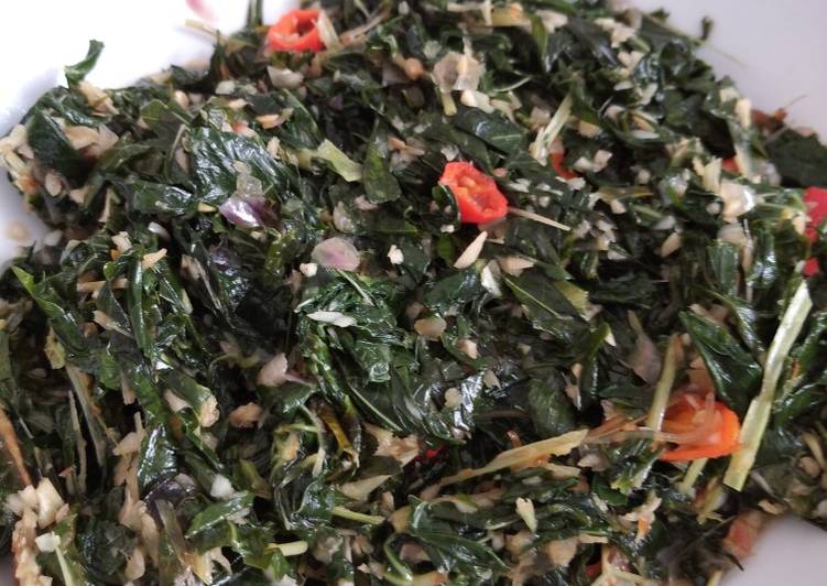 Langkah Menyiapkan Tumis Daun Singkong (salin dari Bunda Esih Kurniasih Anti Gagal