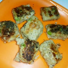 A picture of Oats veggies dhokla.