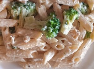 Foto principal de Macarrones cremoso con brócoli y nueces😜😋