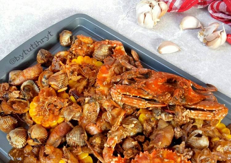 Cara Menyiapkan Seafood Mix Saus Padang