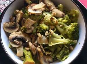 Una foto de Farfalle con brócoli al pesto