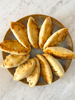 Foto de Empanadas argentinas recheadas com carne à Bolegnese