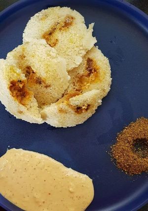 A picture of Daliya Idli.