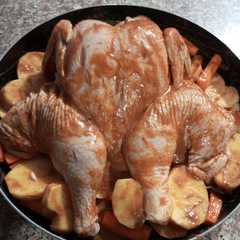 فروج متبل ومشوي مع الخضار🍗🥔🫑🥕🧅🍅🧄🌶️-レシピのメイン写真