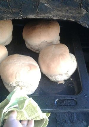 Una foto de Pan caserito fácil en horno de barro. 👌💖