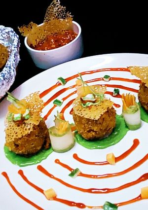 बिसी बेला भात अरांसिनी बॉल(bisi Bela bhat arancini ball recipe in hindi) रेसिपी मुख्य फोटो