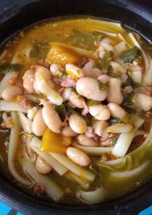 Una foto de Porotos con riendas