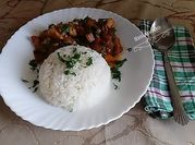 Une photo de riz paprika