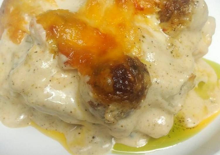 Alfredo Meatball Lasagna with Pesto Alfredo Meatball Lasagna with Pesto
