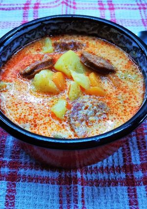 Tejfölös magyaros burgonyaleves recept fotója