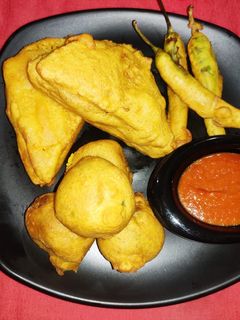 બ્રેડ પકોડા(Bread Pakoda recipe in Gujarati) રેસીપી મુખ્ય ફોટો