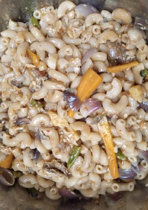 A picture of Macaroni jallof.